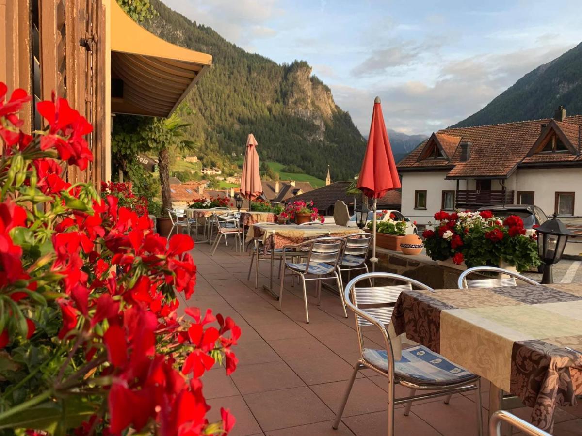 Hotel Restaurant Raetia Filisur Kültér fotó
