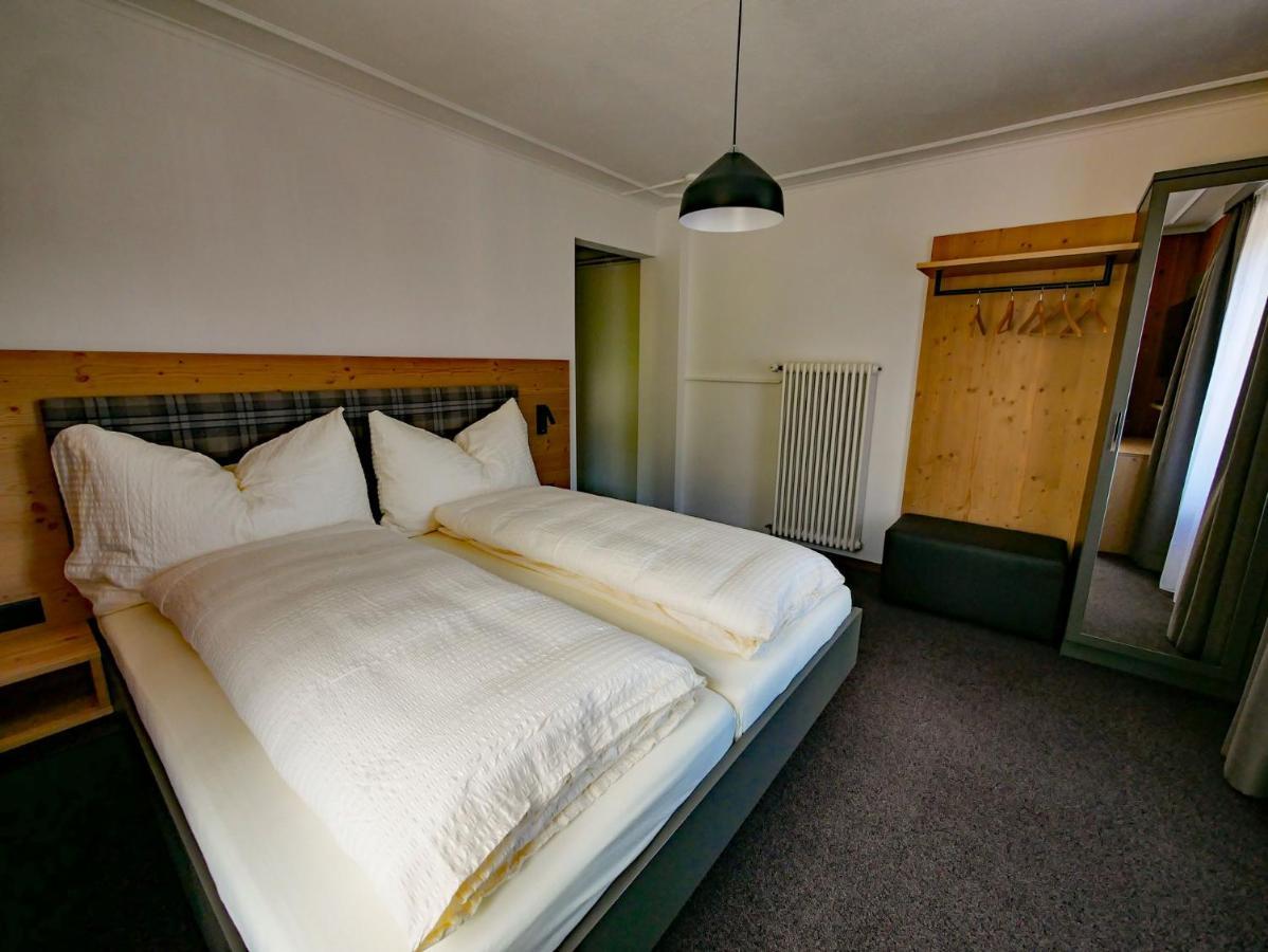 Hotel Restaurant Raetia Filisur Kültér fotó